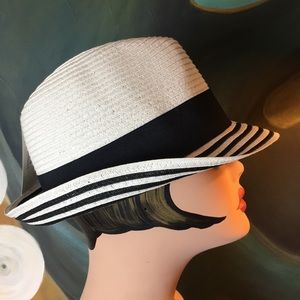 2/$25!! LIKE NEW! Cute Braid Trilby Hat. BUNDLE for discount!!